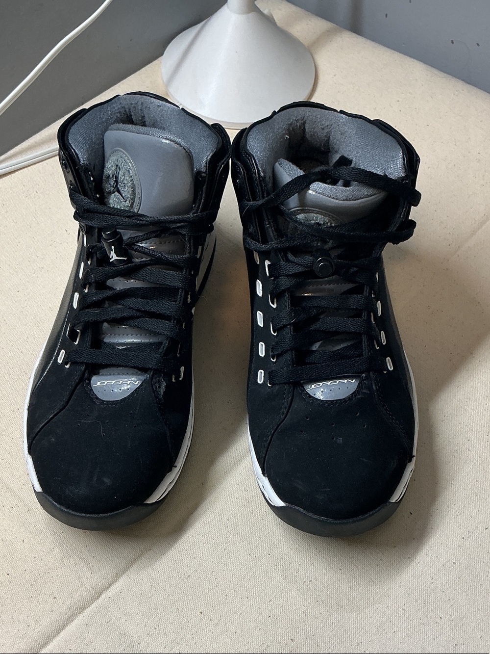 Jordan Men's Black and Gray High-Top Sneakers size 8